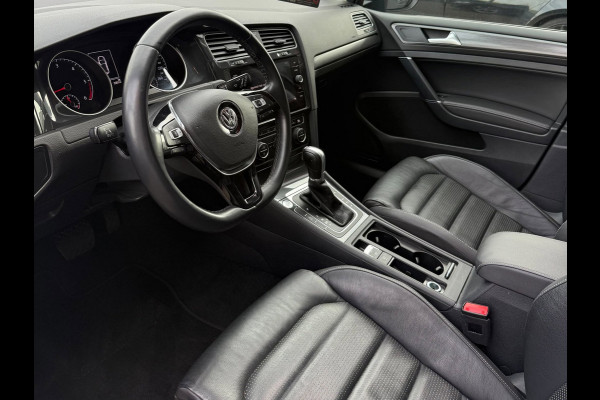 Volkswagen Golf 1.6 TDI Highline Business R Pano/Automaat
