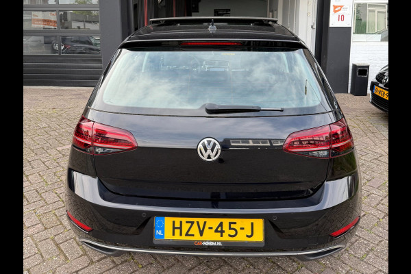 Volkswagen Golf 1.6 TDI Highline Business R Pano/Automaat