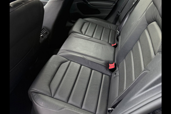 Volkswagen Golf 1.6 TDI Highline Business R Pano/Automaat