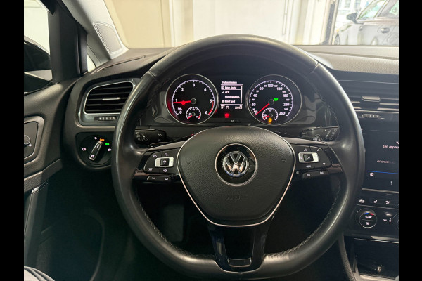 Volkswagen Golf 1.6 TDI Highline Business R Pano/Automaat