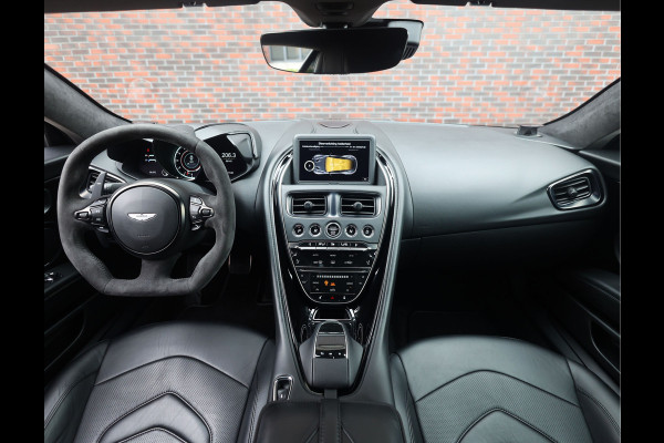 Aston Martin DBS 5.2 V12 Superleggera