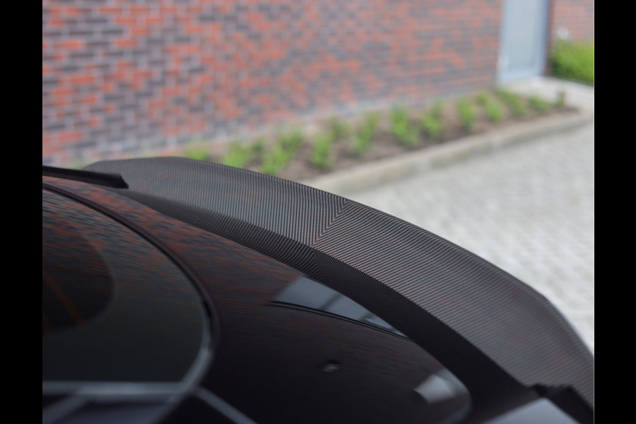 Aston Martin DBS 5.2 V12 Superleggera