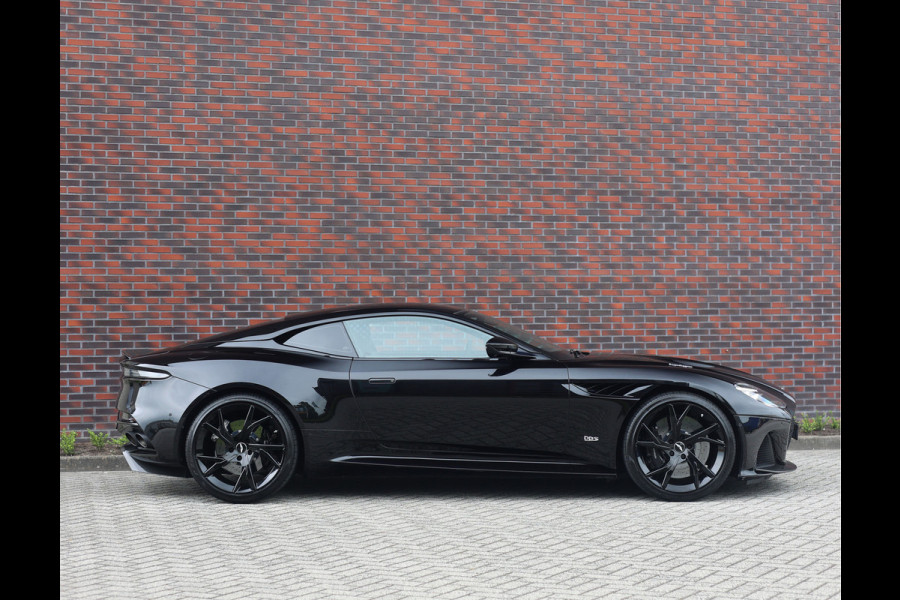 Aston Martin DBS 5.2 V12 Superleggera
