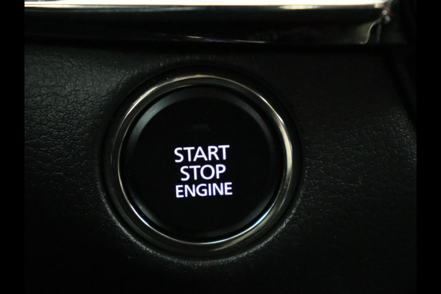 Mazda CX-30 2.0 e-SkyActiv-X M Hybrid 100th Anniversary Edition | Schuifdak | Leder | Trekhaak | 360 Camera | Stoelverwarming | Carplay | Adaptive cruise | Keyless | Head-Up | Bose Sound | Full LED