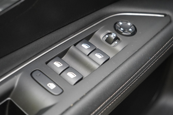 Peugeot 3008 1.2 PureTech Crossway | Navigatie | 360 Camera | Cruise control | Climate control | DAB