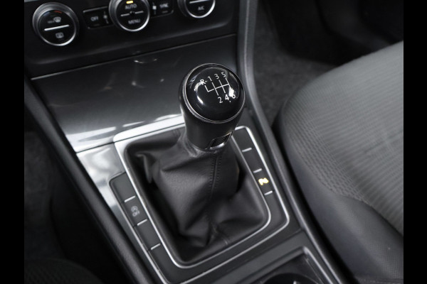 Volkswagen Golf 1.0 TSI Comfortline Sport (APPLE CARPLAY,GROOT NAVI,PDC,CLIMATE,ADAPTIVE CRUISE,GETINT,LED,SPORTSTOELEN,LM VELGEN)