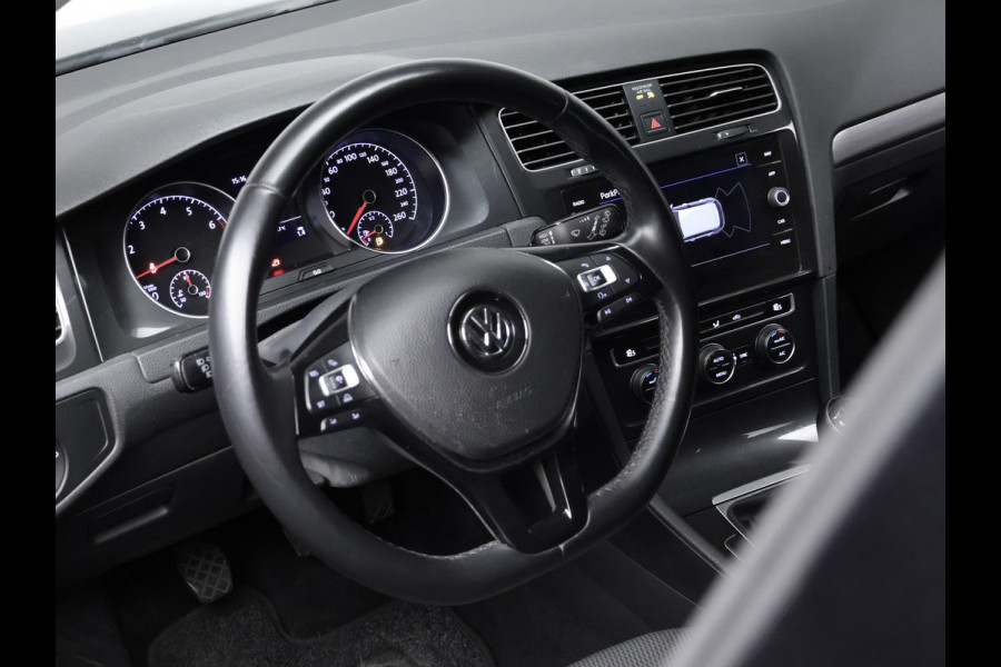 Volkswagen Golf 1.0 TSI Comfortline Sport (APPLE CARPLAY,GROOT NAVI,PDC,CLIMATE,ADAPTIVE CRUISE,GETINT,LED,SPORTSTOELEN,LM VELGEN)