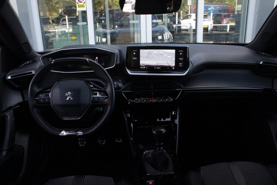 Peugeot 2008 1.2 130PK GT | NAVIGATIE 10" TOUCHSCREEN | APPLE CARPLAY/ANDROID AUTO | CRUISE CONTROL | ACHTERUITRIJ CAMERA | DODEHOEK BEWAKING | FULL LED KOPLAMPEN | 3-D INSTRUMENTENPANEEL | DAB+ RADIO | LICHTMETALEN VELGEN 17" |