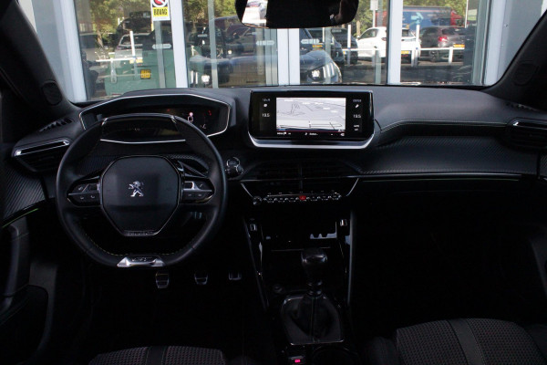Peugeot 2008 1.2 130PK GT | NAVIGATIE 10" TOUCHSCREEN | APPLE CARPLAY/ANDROID AUTO | CRUISE CONTROL | ACHTERUITRIJ CAMERA | DODEHOEK BEWAKING | FULL LED KOPLAMPEN | 3-D INSTRUMENTENPANEEL | DAB+ RADIO | LICHTMETALEN VELGEN 17" |