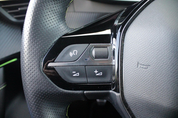 Peugeot 2008 1.2 130PK GT | NAVIGATIE 10" TOUCHSCREEN | APPLE CARPLAY/ANDROID AUTO | CRUISE CONTROL | ACHTERUITRIJ CAMERA | DODEHOEK BEWAKING | FULL LED KOPLAMPEN | 3-D INSTRUMENTENPANEEL | DAB+ RADIO | LICHTMETALEN VELGEN 17" |