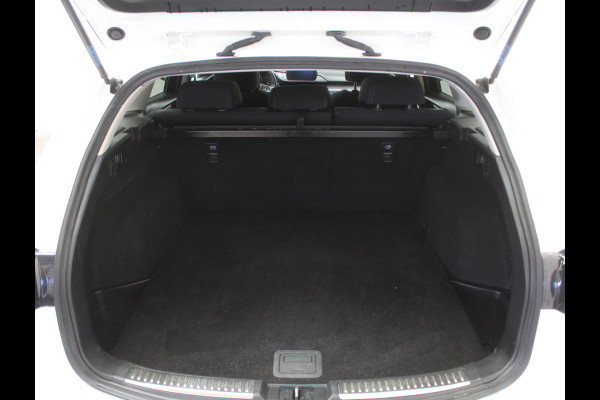 Mazda 6 Sportbreak 2.0 SkyActiv-G 165 Luxury CLIMATE | CARPLAY | LMV19 | AFNBTRHAAK | STOEL/STUURVERW | HEAD-UP | LED | ADAPCRUISE
