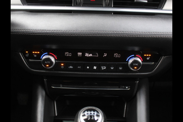 Mazda 6 Sportbreak 2.0 SkyActiv-G 165 Luxury CLIMATE | CARPLAY | LMV19 | AFNBTRHAAK | STOEL/STUURVERW | HEAD-UP | LED | ADAPCRUISE
