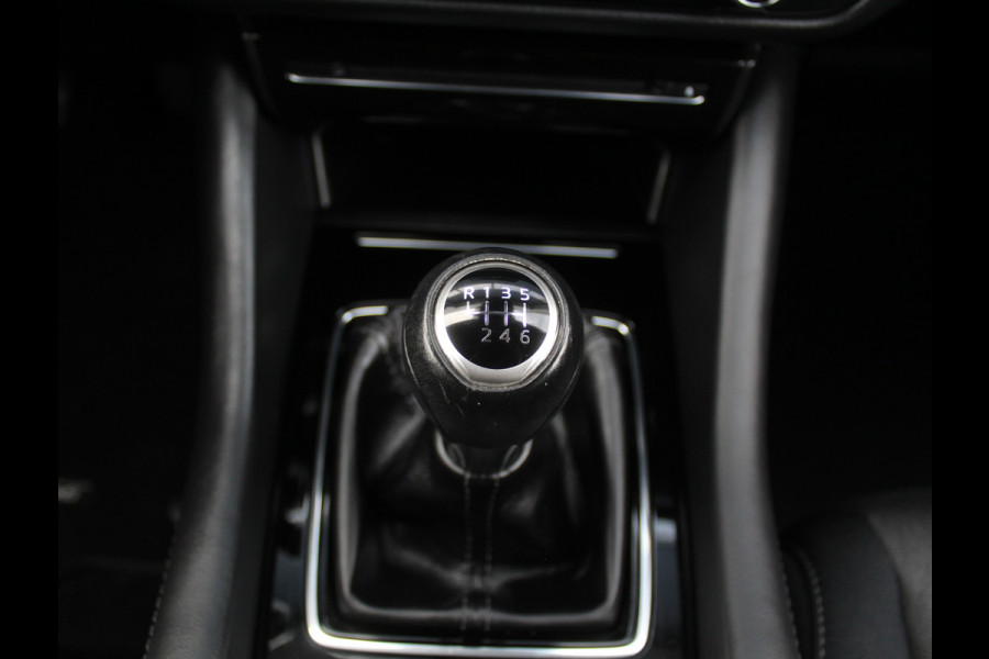Mazda 6 Sportbreak 2.0 SkyActiv-G 165 Luxury CLIMATE | CARPLAY | LMV19 | AFNBTRHAAK | STOEL/STUURVERW | HEAD-UP | LED | ADAPCRUISE