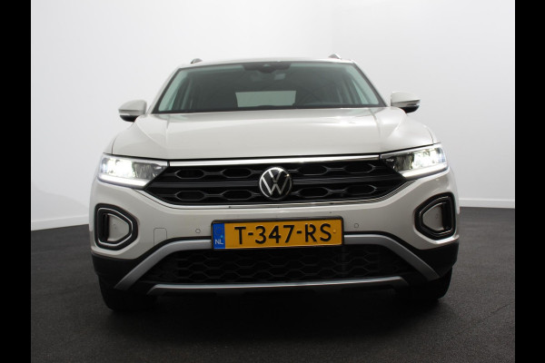 Volkswagen T-Roc 1.0 TSI Life Digitale Cockpit Navigatie Apple Carplay/Android Auto Adaptive Cruise control Parkeer sensoren Lichtmetalen Velgen 16" Extra Getint glas