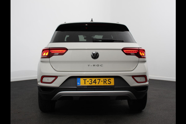Volkswagen T-Roc 1.0 TSI Life Digitale Cockpit Navigatie Apple Carplay/Android Auto Adaptive Cruise control Parkeer sensoren Lichtmetalen Velgen 16" Extra Getint glas