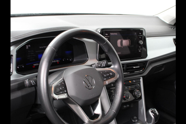 Volkswagen T-Roc 1.0 TSI Life Digitale Cockpit Navigatie Apple Carplay/Android Auto Adaptive Cruise control Parkeer sensoren Lichtmetalen Velgen 16" Extra Getint glas