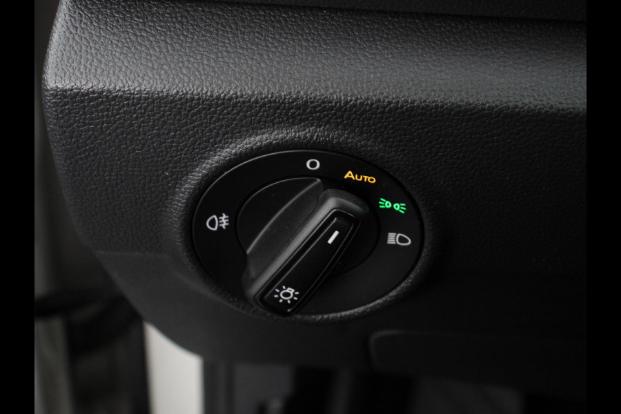 Volkswagen T-Roc 1.0 TSI Life Digitale Cockpit Navigatie Apple Carplay/Android Auto Adaptive Cruise control Parkeer sensoren Lichtmetalen Velgen 16" Extra Getint glas