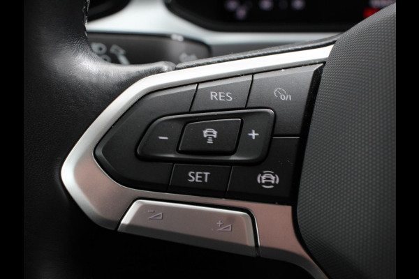 Volkswagen T-Roc 1.0 TSI Life Digitale Cockpit Navigatie Apple Carplay/Android Auto Adaptive Cruise control Parkeer sensoren Lichtmetalen Velgen 16" Extra Getint glas
