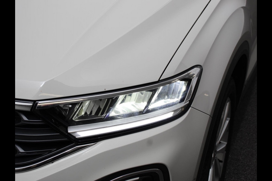 Volkswagen T-Roc 1.0 TSI Life Digitale Cockpit Navigatie Apple Carplay/Android Auto Adaptive Cruise control Parkeer sensoren Lichtmetalen Velgen 16" Extra Getint glas