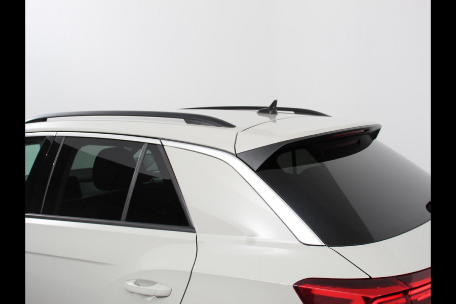 Volkswagen T-Roc 1.0 TSI Life Digitale Cockpit Navigatie Apple Carplay/Android Auto Adaptive Cruise control Parkeer sensoren Lichtmetalen Velgen 16" Extra Getint glas