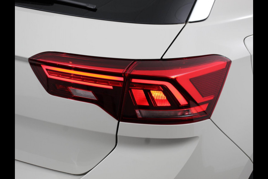 Volkswagen T-Roc 1.0 TSI Life Digitale Cockpit Navigatie Apple Carplay/Android Auto Adaptive Cruise control Parkeer sensoren Lichtmetalen Velgen 16" Extra Getint glas