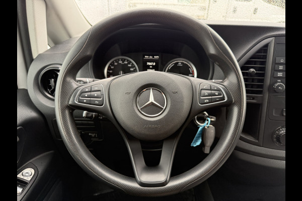 Mercedes-Benz eVito 112 eVito 66 kWh L2 286km WLTP 96,7% (SOH) Snelladen Laadkabel Carplay Climate control Cruise control Camera Parkeersensoren voor achter