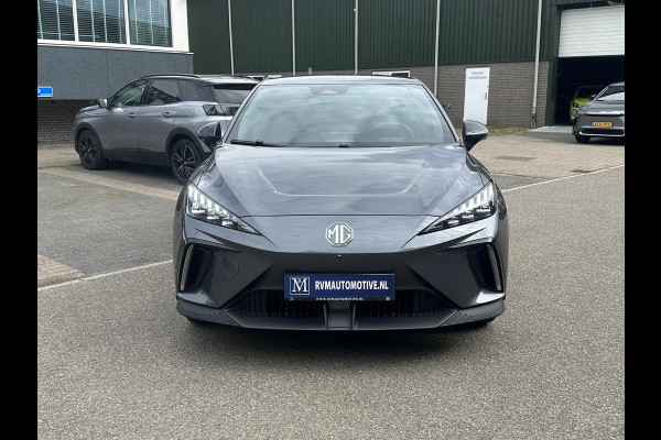 MG Mg4 electric Luxury 64 kWh FABRIEKS GARANTIE T/M 02-2031 | SOH 97% | STOEL + STUURVERWARMING | 360 CAMERA | ELEK. STOEL | KEYLESS | DODEHOEK | APPLECARPLAY | 13K KM! | RIJKLAAR |