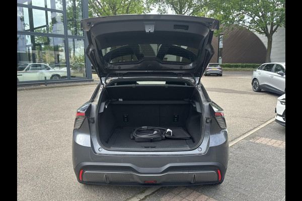 MG Mg4 electric Luxury 64 kWh FABRIEKS GARANTIE T/M 02-2031 | SOH 97% | STOEL + STUURVERWARMING | 360 CAMERA | ELEK. STOEL | KEYLESS | DODEHOEK | APPLECARPLAY | 13K KM! | RIJKLAAR |