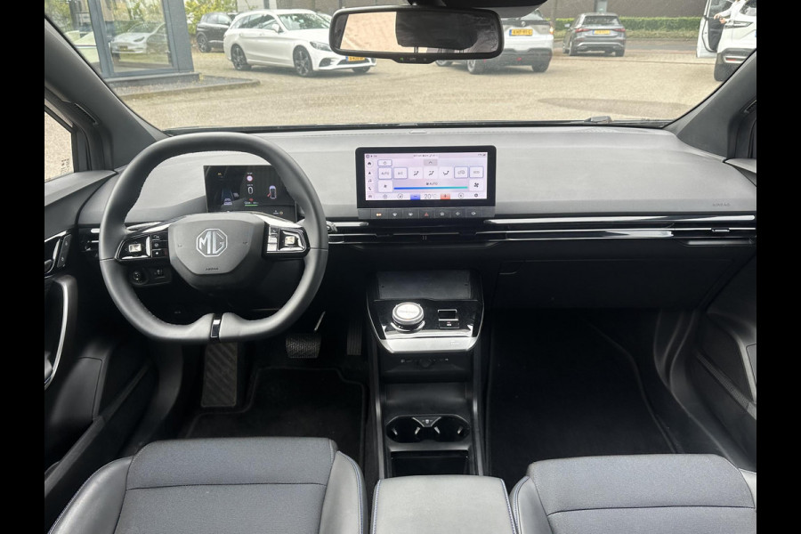 MG Mg4 electric Luxury 64 kWh FABRIEKS GARANTIE T/M 02-2031 | SOH 97% | STOEL + STUURVERWARMING | 360 CAMERA | ELEK. STOEL | KEYLESS | DODEHOEK | APPLECARPLAY | 13K KM! | RIJKLAAR |