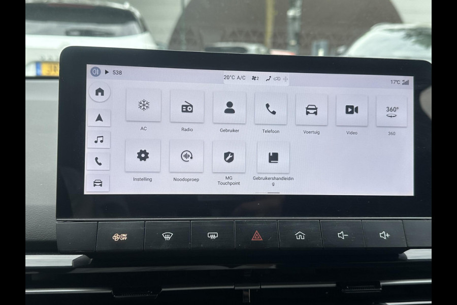 MG Mg4 electric Luxury 64 kWh FABRIEKS GARANTIE T/M 02-2031 | SOH 97% | STOEL + STUURVERWARMING | 360 CAMERA | ELEK. STOEL | KEYLESS | DODEHOEK | APPLECARPLAY | 13K KM! | RIJKLAAR |