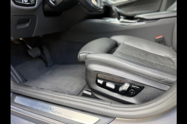 BMW 5 Serie Touring 530e xDrive High Ex. Shadow|Pano|H/K|Nappa|Ventilatie|Massage|ACC|HUD|Laser|Alvitgrau