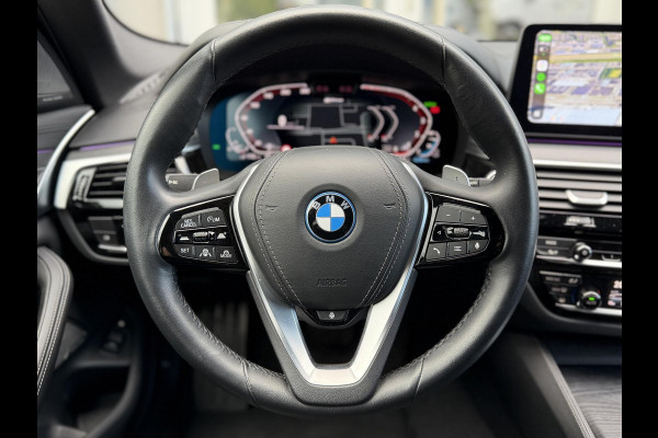 BMW 5 Serie Touring 530e xDrive High Ex. Shadow|Pano|H/K|Nappa|Ventilatie|Massage|ACC|HUD|Laser|Alvitgrau