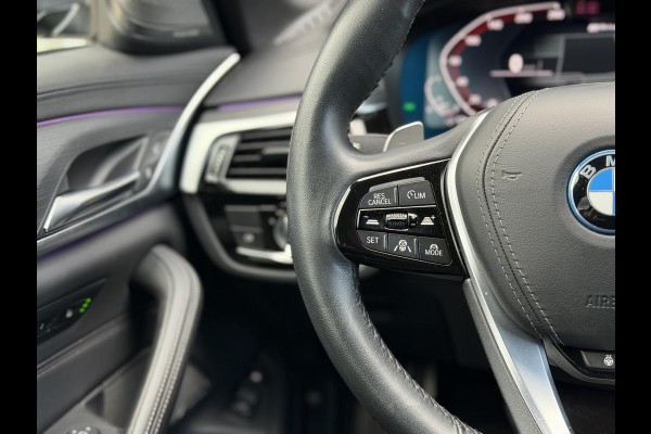BMW 5 Serie Touring 530e xDrive High Ex. Shadow|Pano|H/K|Nappa|Ventilatie|Massage|ACC|HUD|Laser|Alvitgrau