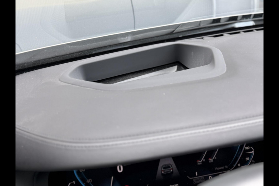 BMW 5 Serie Touring 530e xDrive High Ex. Shadow|Pano|H/K|Nappa|Ventilatie|Massage|ACC|HUD|Laser|Alvitgrau