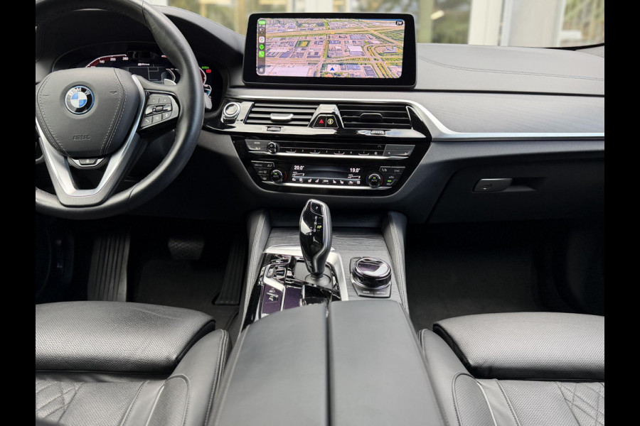 BMW 5 Serie Touring 530e xDrive High Ex. Shadow|Pano|H/K|Nappa|Ventilatie|Massage|ACC|HUD|Laser|Alvitgrau