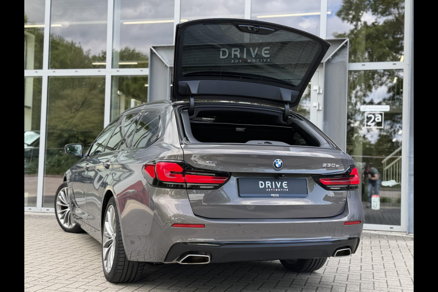 BMW 5 Serie Touring 530e xDrive High Ex. Shadow|Pano|H/K|Nappa|Ventilatie|Massage|ACC|HUD|Laser|Alvitgrau