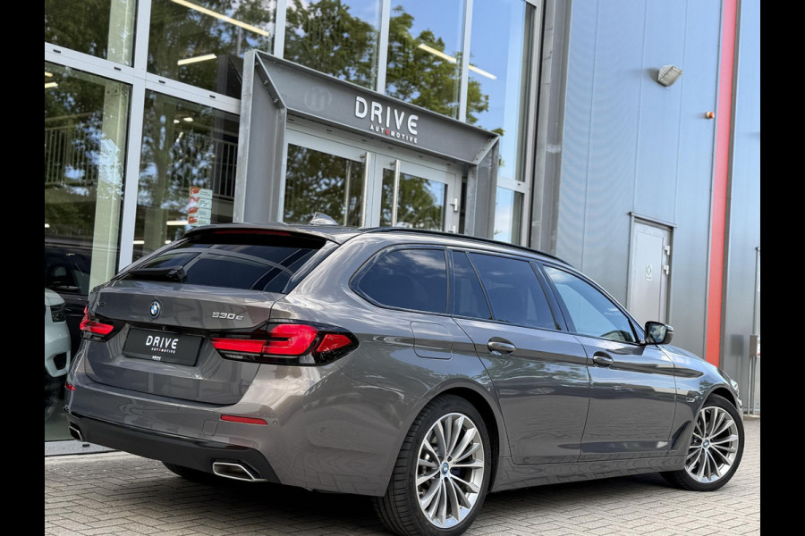 BMW 5 Serie Touring 530e xDrive High Ex. Shadow|Pano|H/K|Nappa|Ventilatie|Massage|ACC|HUD|Laser|Alvitgrau