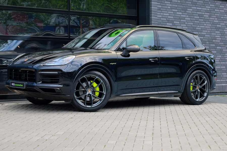 Porsche Cayenne 3.0 E-Hybrid Platinum Edition | PANO | 22 INCH | BOSE | 360 | MEMORY | LUCHTVERING | SPORT CRHONO | KEYLESS |