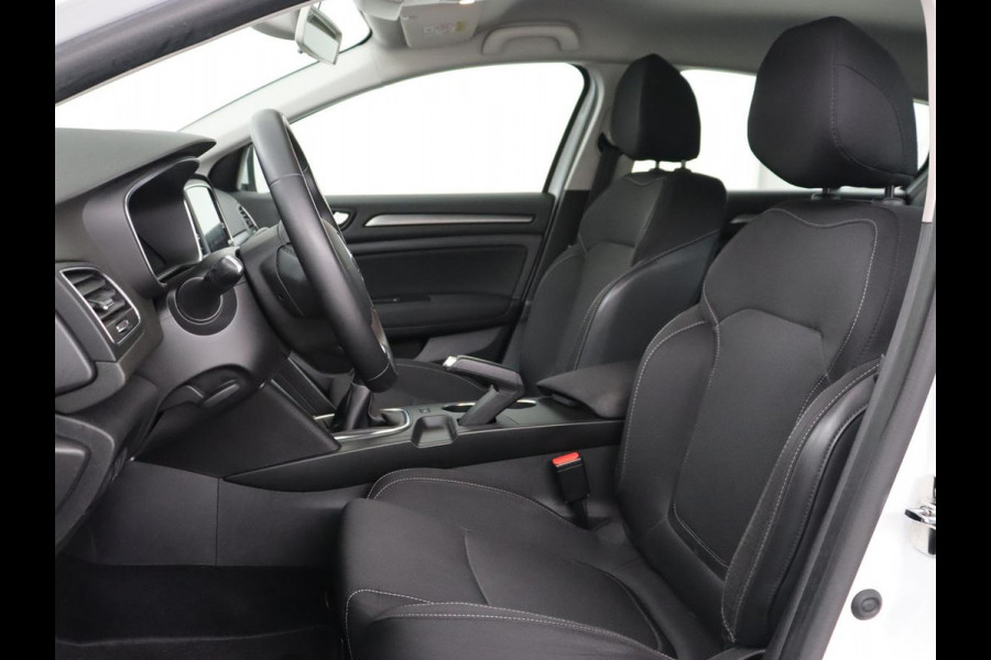 Renault Mégane 1.0 TCe Zen | Carplay | Trekhaak | Navigatie | Full LED | DAB | Climate control | Parkeerhulp | Cruise control | Bluetooth