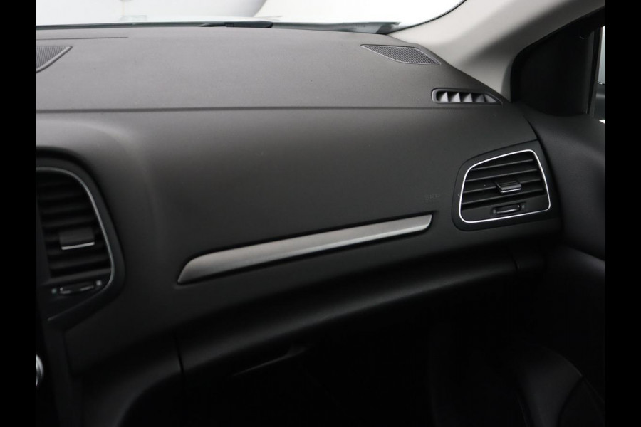 Renault Mégane 1.0 TCe Zen | Carplay | Trekhaak | Navigatie | Full LED | DAB | Climate control | Parkeerhulp | Cruise control | Bluetooth