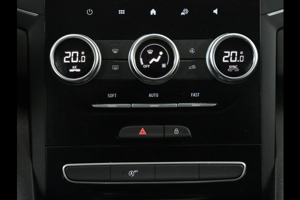 Renault Mégane 1.0 TCe Zen | Carplay | Trekhaak | Navigatie | Full LED | DAB | Climate control | Parkeerhulp | Cruise control | Bluetooth