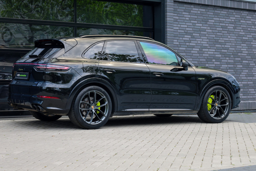Porsche Cayenne 3.0 E-Hybrid Platinum Edition | PANO | 22 INCH | BOSE | 360 | MEMORY | LUCHTVERING | SPORT CRHONO | KEYLESS |