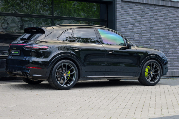 Porsche Cayenne 3.0 E-Hybrid Platinum Edition | PANO | 22 INCH | BOSE | 360 | MEMORY | LUCHTVERING | SPORT CRHONO | KEYLESS |