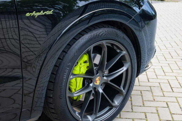 Porsche Cayenne 3.0 E-Hybrid Platinum Edition | PANO | 22 INCH | BOSE | 360 | MEMORY | LUCHTVERING | SPORT CRHONO | KEYLESS |