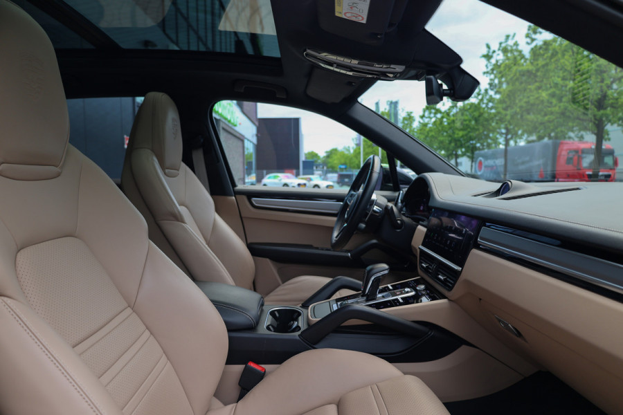 Porsche Cayenne 3.0 E-Hybrid Platinum Edition | PANO | 22 INCH | BOSE | 360 | MEMORY | LUCHTVERING | SPORT CRHONO | KEYLESS |