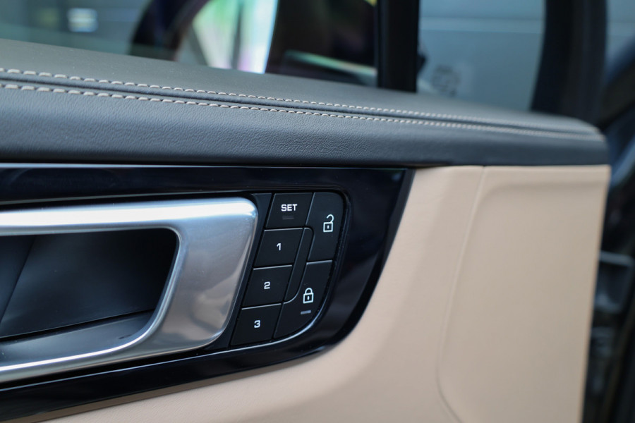 Porsche Cayenne 3.0 E-Hybrid Platinum Edition | PANO | 22 INCH | BOSE | 360 | MEMORY | LUCHTVERING | SPORT CRHONO | KEYLESS |