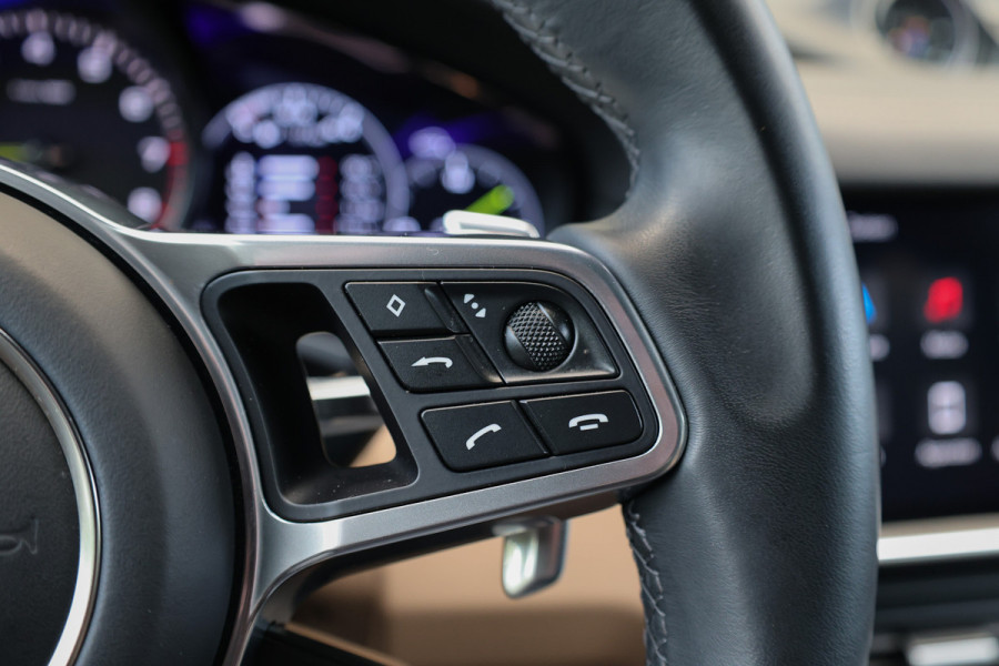 Porsche Cayenne 3.0 E-Hybrid Platinum Edition | PANO | 22 INCH | BOSE | 360 | MEMORY | LUCHTVERING | SPORT CRHONO | KEYLESS |