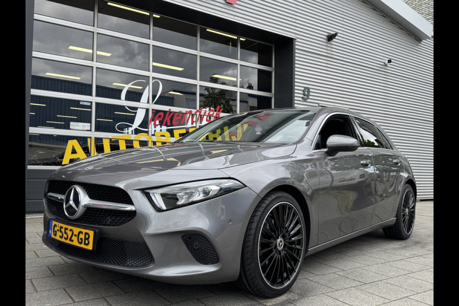 Mercedes-Benz A-Klasse 180 Business Solution - Navigatie / Apple CarPlay I Sport interieur I PDC I LED I 85.000 KM - Dealer ond.