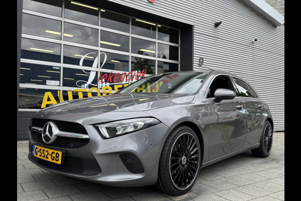 Mercedes-Benz A-Klasse 180 Business Solution - Navigatie / Apple CarPlay I Sport interieur I PDC I LED I 85.000 KM - Dealer ond.