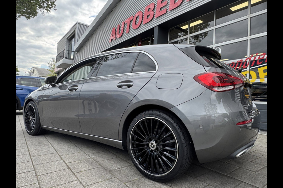 Mercedes-Benz A-Klasse 180 Business Solution - Navigatie / Apple CarPlay I Sport interieur I PDC I LED I 85.000 KM - Dealer ond.